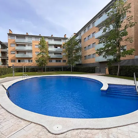 Апартаменти 4-bedroom With Private Garden In Тоса-де-Мар