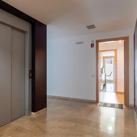 4-bedroom With Private Garden In