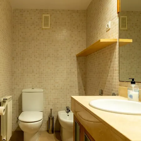 4-bedroom With Private Garden In Тоса-де-Мар