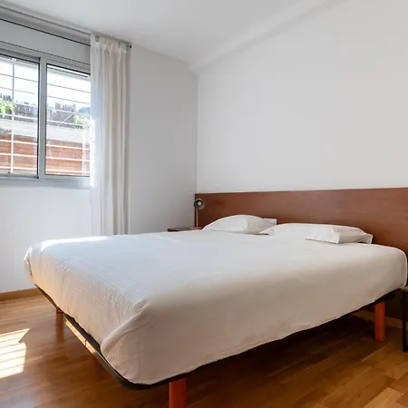 4-bedroom With Private Garden In *